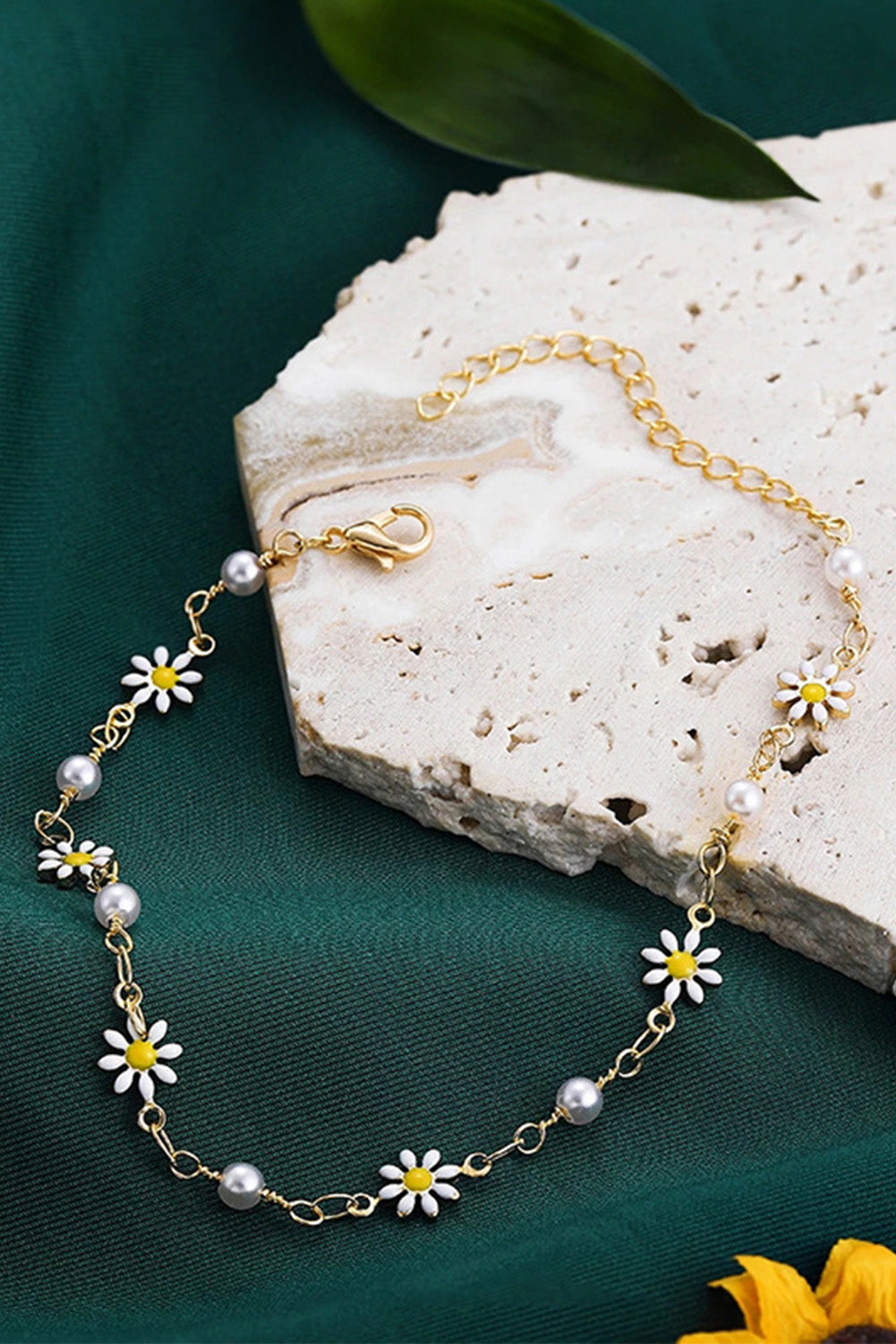 Daisy Pearl Chain