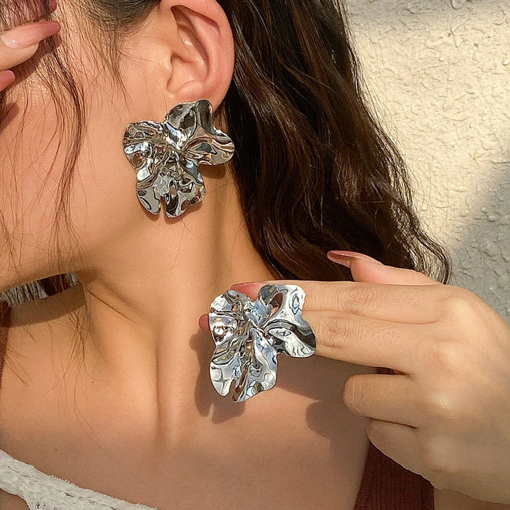 Vintage Flower Stud Earrings