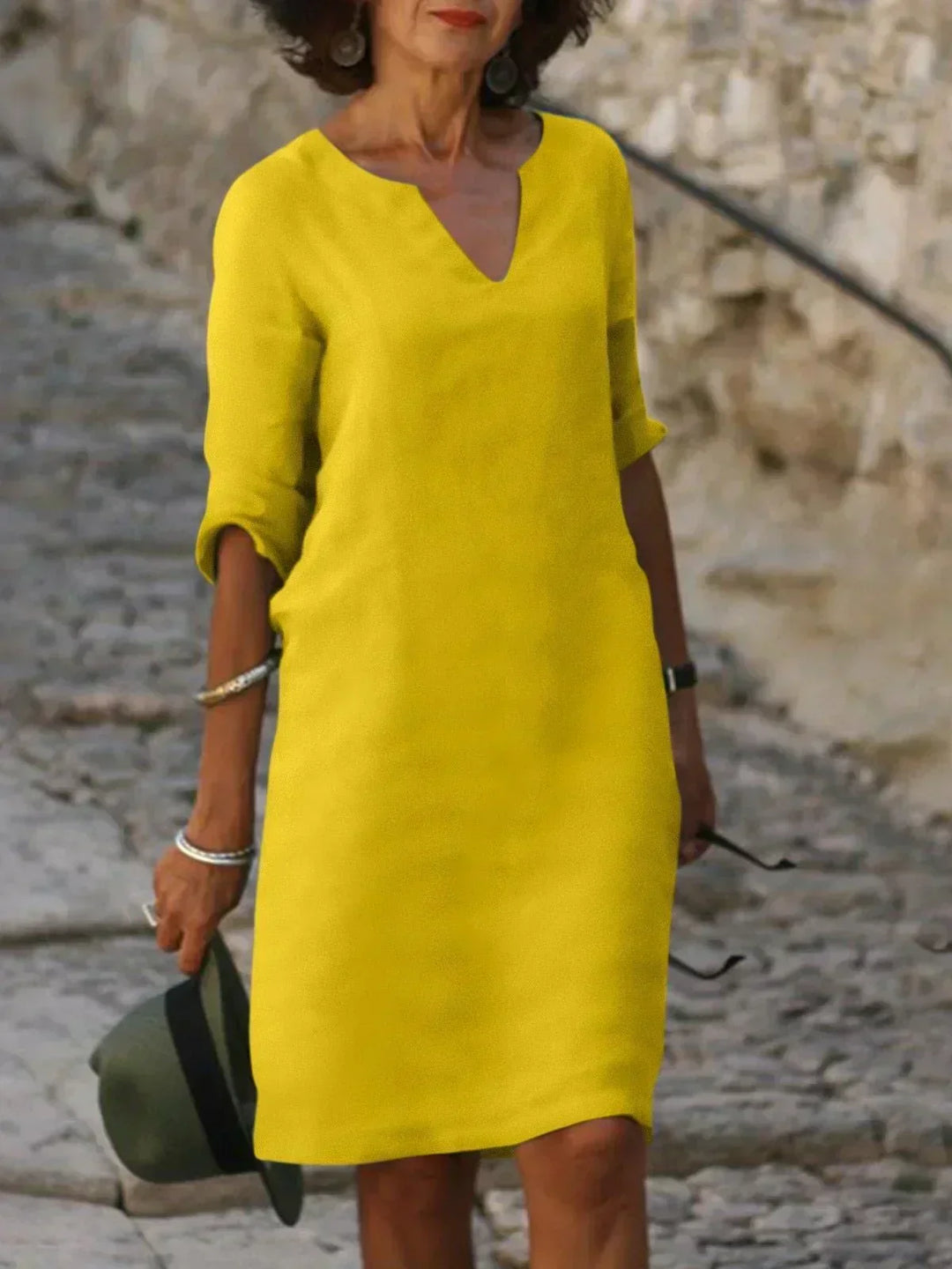 Faeira - Relaxed V-Neck Dress